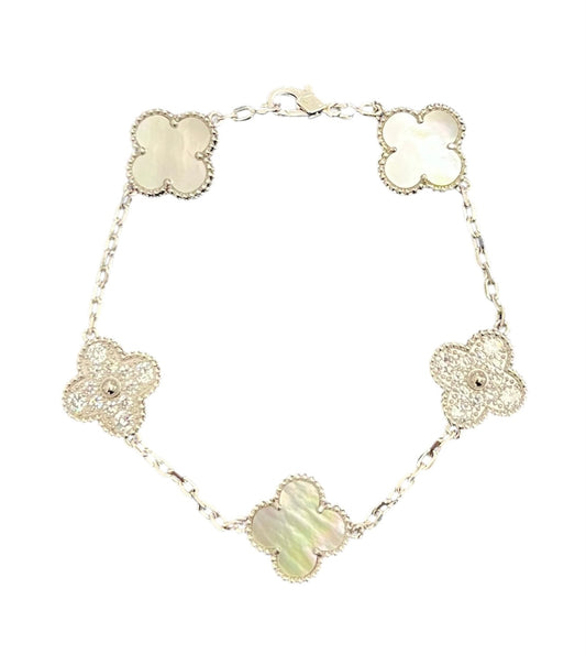 צמיד אלאמברה וינטג׳ - חמישה מוטיבים לבנים משובץ אבני מעבדה עשוי כסף 925 .